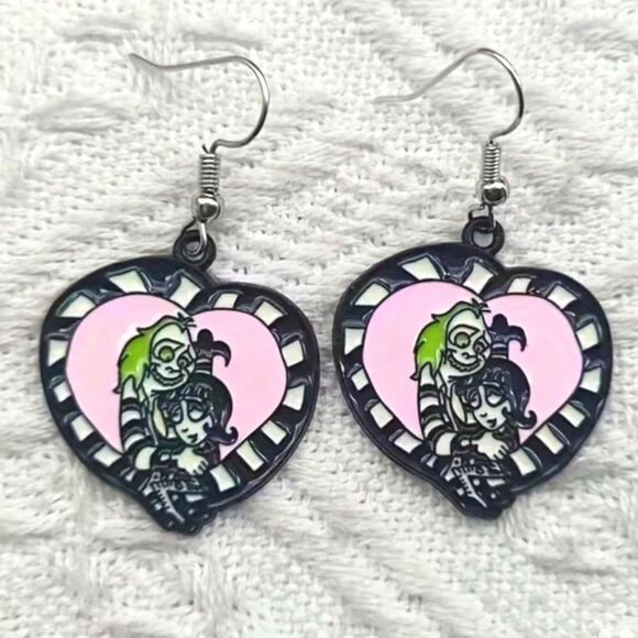 BEETLEJUICE cute fun movie whimsical novelty halloween earrings - Picture 3 of 6